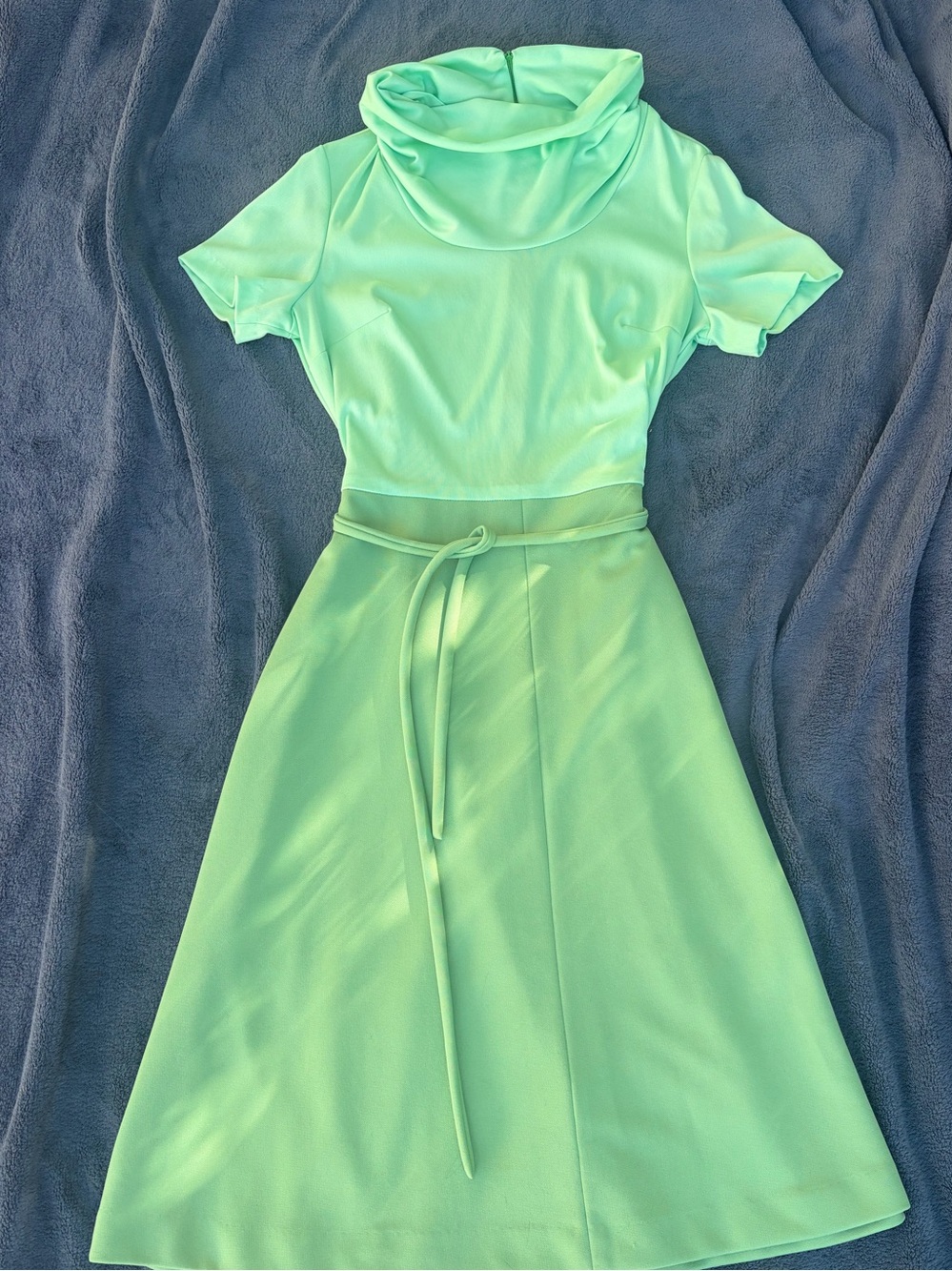 Vintage 70’s Mint Green Short Sleeve A-Line Dress with Belt